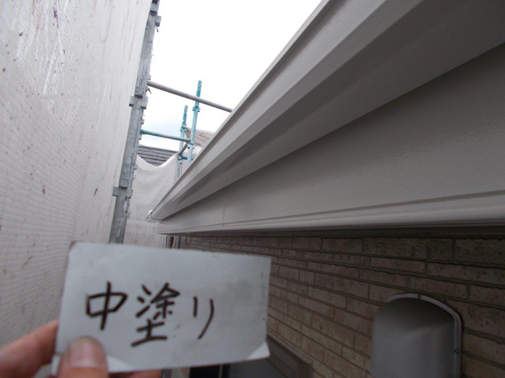 破風板の中塗り塗装